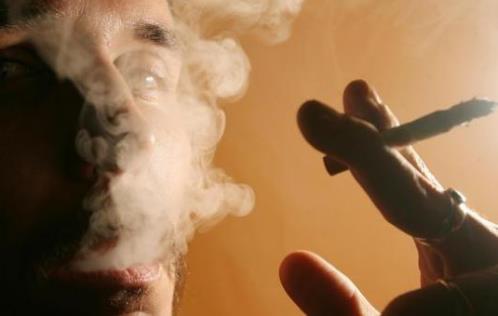 Consejos para dejar de fumar en hombres que sufren de la próstata