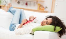 Cómo dormir a una persona