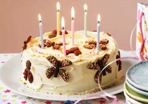 Ahorrar en regalos de cumpleaños regalando un pastel