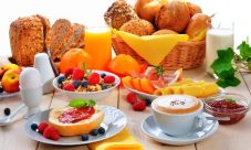 ¿Qué alimentos debe incluir un desayuno saludable?