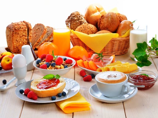 ¿Qué alimentos debe incluir un desayuno saludable?