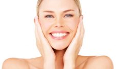 Rituales diarios para evitar la flacidez facial