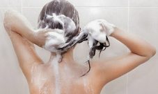 Haz tu propio champú para lavarte el cabello
