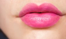Complementa tu maquillaje con los tintes labiales
