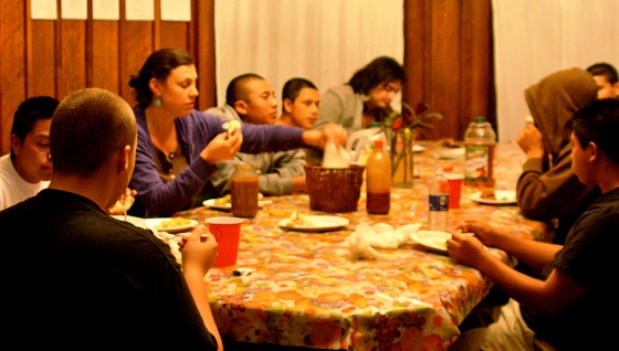 ¿A qué hora es saludable cenar?