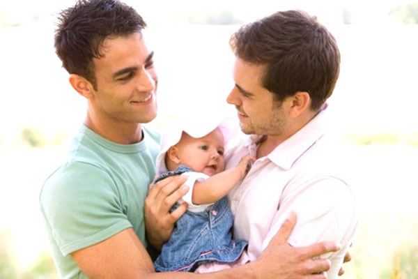 Adopción homoparental: Implicaciones psicológicas y emocionales para los niños
